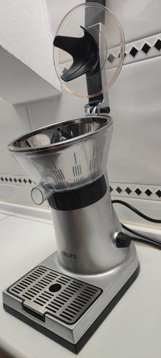 Exprimidor Krups Plata. Practicamente nuevo.