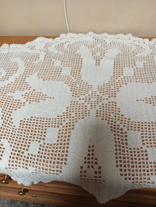 Tapete ganchillo hecho a mano para mesa