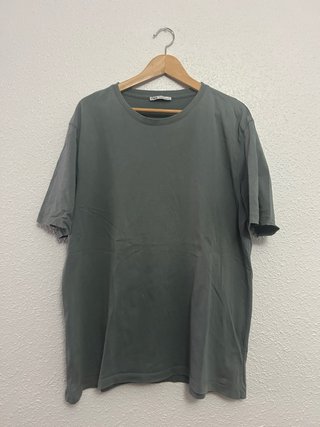 Camiseta Zara verde manga corta