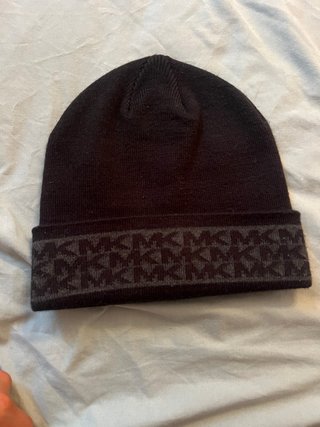 Gorro Michael Kors Negro y Gris