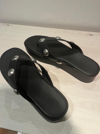 Sandalias negras plataforma tachuelas T40