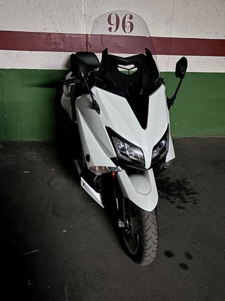 Yamaha T-Max 530 Maxi Scooter Blanca