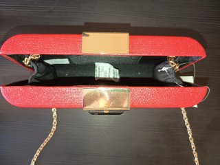 Bolso clutch rojo con detalle cristal artificial