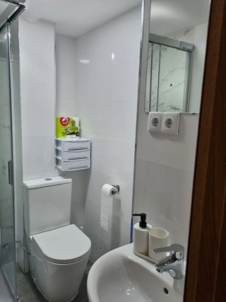 ALQUILER DE HABITACION,  PROXIMA A FACULTADES