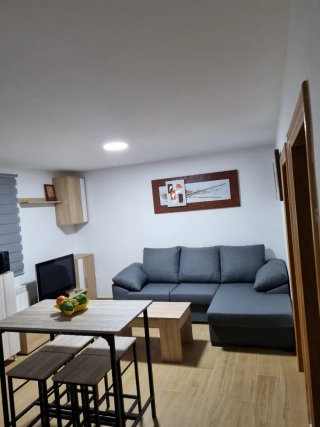 ALQUILER DE HABITACION,  PROXIMA A FACULTADES