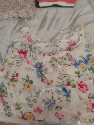Camiseta de tirantes con estampado floral