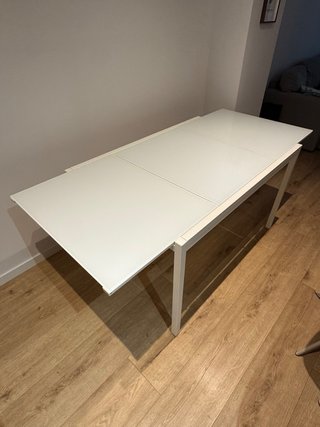 Mesa extensible IKEA GLIVARP cristal y metal