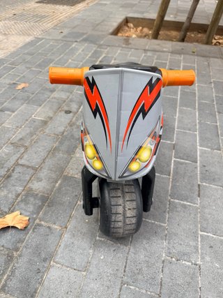 Moto correpasillos infantil
