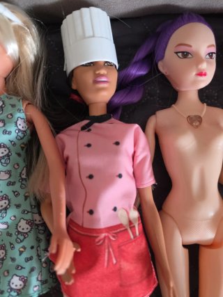 Confezione da 10 Barbie con e senza vestiti