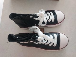 Zapatos niña tipo converse negros y blancos