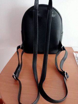 Mochila Pull&Bear negra sin usar