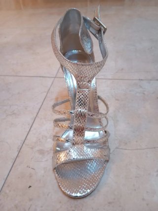 Zapatos de tacón plateados talla 39