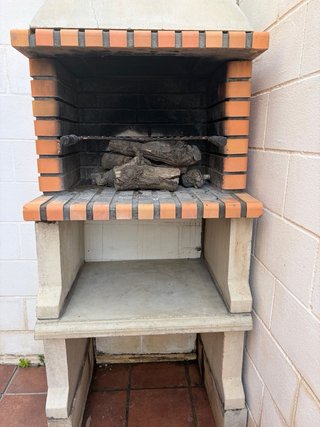 Barbacoa de obra ladrillo y hormigón