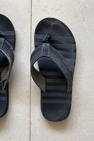 Chanclas Rip Curl negras.