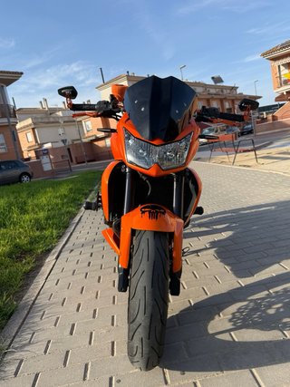 Kawasaki Z750 Naranja y Negra
