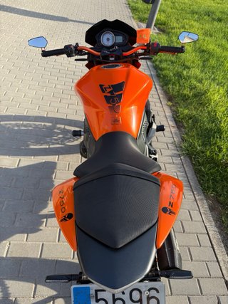 Kawasaki Z750 Naranja y Negra