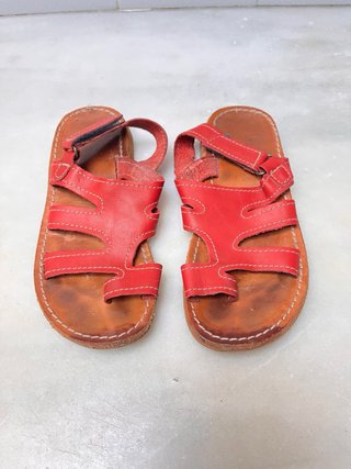 Sandalias artesanales piel roja talla 38.5