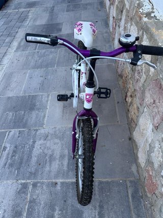 Bicicleta infantil QUER blanca y morada