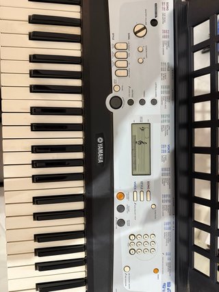Teclado Yamaha PSR E203