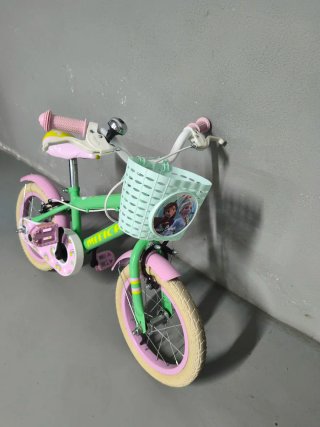 Bicicleta infantil 16 con cesta y ruedines
