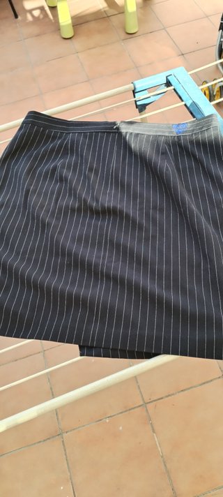 Falda Desigual talla 46 rayas de corte cruzado