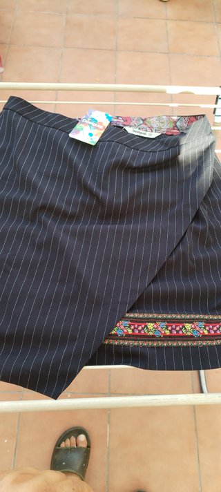 Falda Desigual talla 46 rayas de corte cruzado