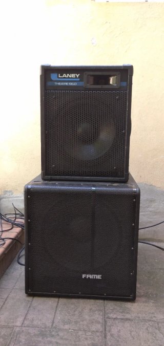 Equipo de sonido con Subwoofers 800W RMS