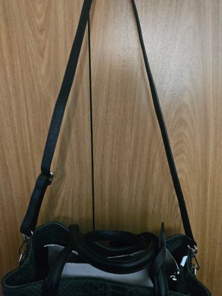 Bolso piel efecto serpiente