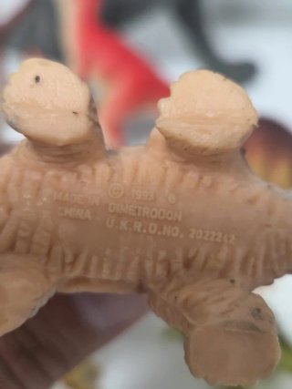 Lote de dinosaurios de juguete