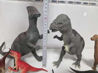 Lote de dinosaurios de juguete