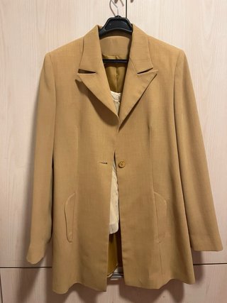 Traje chaqueta y top mostaza vintage