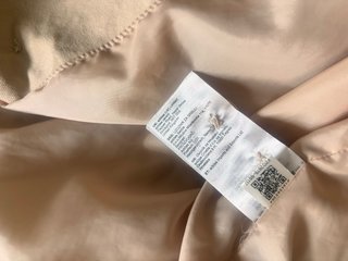Gabardina Adidas Beige con Rayas Blancas