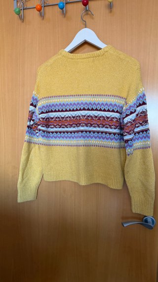 Jersey amarillo con estampado geométrico