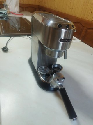 Macchina da caffè Delonghi per caffè macinato con schiumatoio