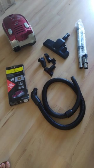 Chollo‼️Aspiradora con accesorios y recambios