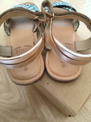 Sandalias MOD8 niña verano oro y turquesa