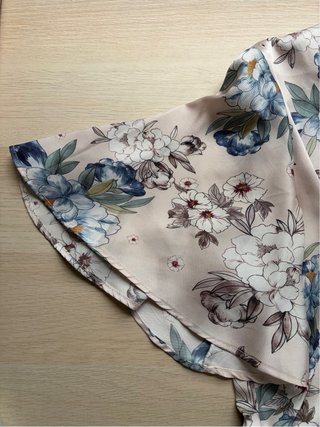Vestido satén floral Mango