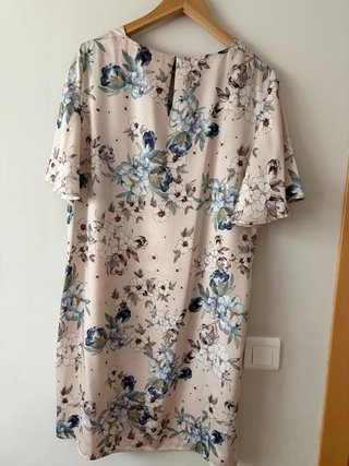 Vestido satén floral Mango