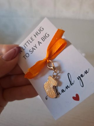 Set regalo cancelleria: quad, 2 penne, portachiavi