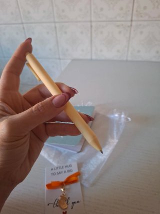 Set regalo cancelleria: quad, 2 penne, portachiavi