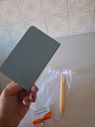 Set regalo cancelleria: quad, 2 penne, portachiavi