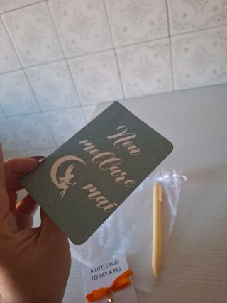 Set regalo cancelleria: quad, 2 penne, portachiavi
