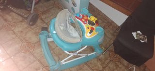 Andador bebé con centro de actividades
