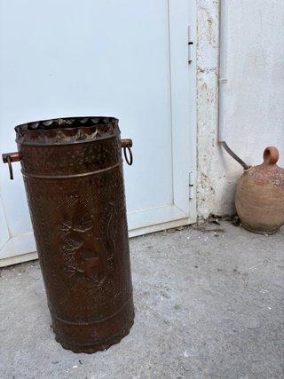 Paragüero antiguo de metal