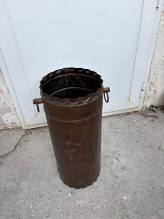 Paragüero antiguo de metal