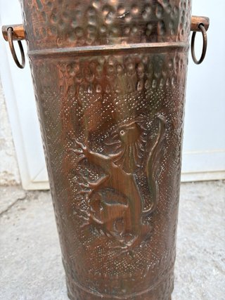Paragüero antiguo de metal