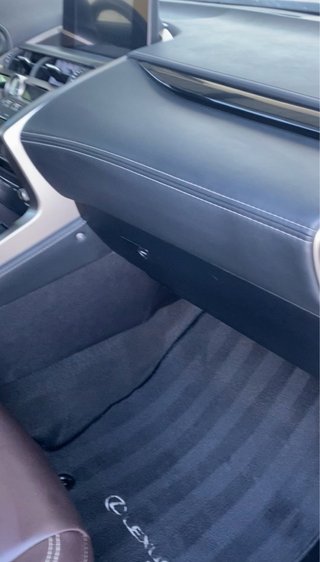 Servicio de limpieza en el interior del coche
