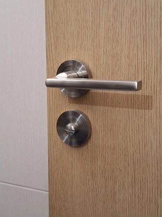 Puerta interior baño/aseo