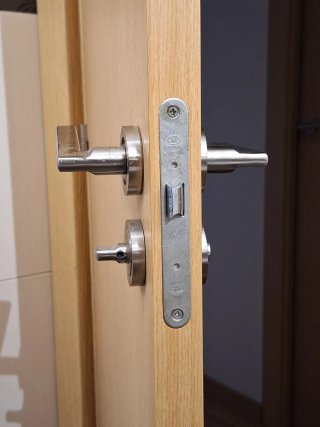 Puerta interior baño/aseo