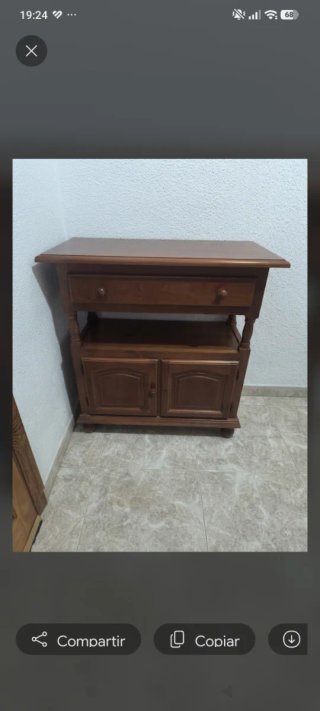 Mueble de madera con cajón y puertas